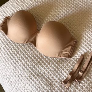 Victoria’s Secret Nude Strapless Bra / 32C
